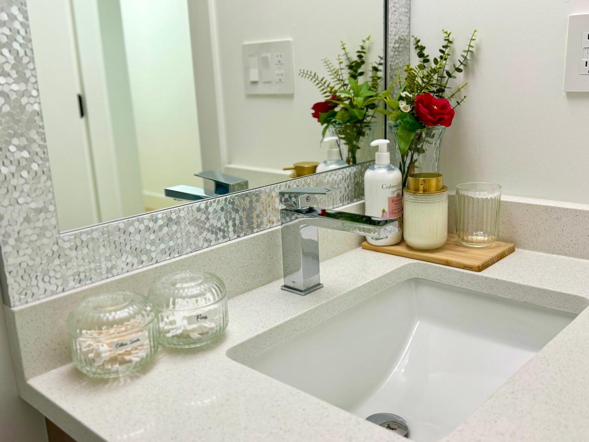 The Sunset Haven- Cozy 2Br Basement Suite Near White Rock Surrey Esterno foto