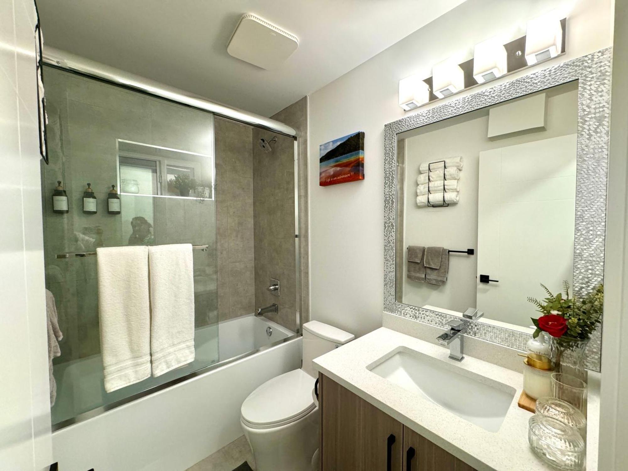 The Sunset Haven- Cozy 2Br Basement Suite Near White Rock Surrey Esterno foto